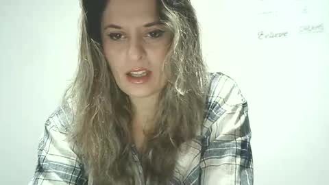 lionessmom online show from 10-25-25, 04:57