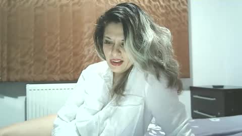 Snapshot of lionessmom chatting on 01-14-26, 08:03 lionessmom online show from 01-14-26, 08:03