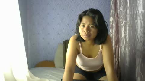 Snapshot of liora_selene chatting on 10-17-25, 04:15 liora online show from 10-17-25, 04:15