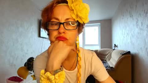 Snapshot of lioraweiss chatting on 05-13-26, 09:06 Liora Weiss online show from 05-13-26, 09:06