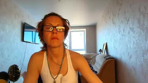 Snapshot of lioraweiss chatting on 05-18-26, 07:36 Liora Weiss online show from 05-18-26, 07:36