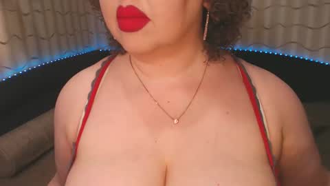 Snapshot of lipsaddiction chatting on 01-10-25, 02:45 LIpsAddiction online show from 01-10-25, 02:45