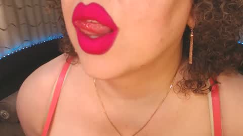 Snapshot of lipsaddiction chatting on 02-02-25, 01:52 LIpsAddiction online show from 02-02-25, 01:52