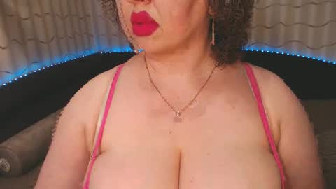 Snapshot of lipsaddiction chatting on 02-18-25, 12:15 LIpsAddiction online show from 02-18-25, 12:15