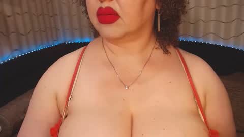 Snapshot of lipsaddiction chatting on 09-08-25, 02:16 LIpsAddiction online show from 09-08-25, 02:16