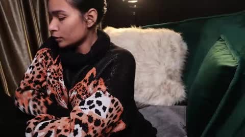 Snapshot of lireesa chatting on 01-17-25, 04:49 Lire online show from 01-17-25, 04:49