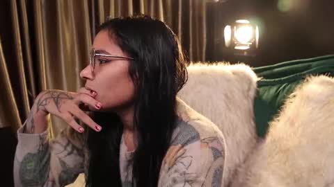 Snapshot of lireesa chatting on 02-06-25, 03:59 Lire online show from 02-06-25, 03:59