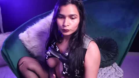 Snapshot of lireesa chatting on 10-10-25, 04:11 Lire online show from 10-10-25, 04:11