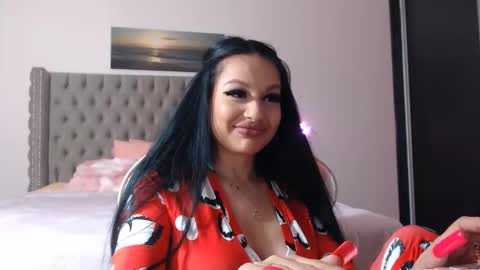 Snapshot of lisa104739 chatting on 11-30-25, 08:35 Lisa online show from 11-30-25, 08:35