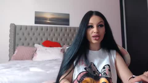 Lisa online show from 03-18-26, 08:56