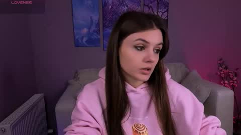 Snapshot of lisa_dark_ chatting on 01-18-26, 12:09 Lisa online show from 01-18-26, 12:09