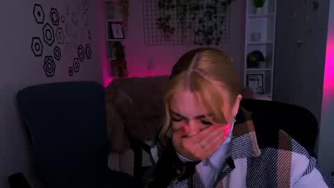 Lisa online show from 05-12-26, 09:39