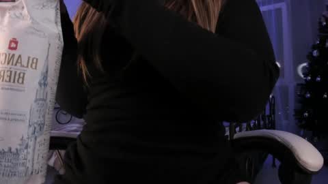 Lisa online show from 01-27-25, 01:05