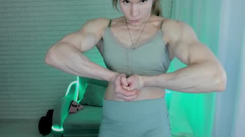 lisa online show from 01-24-25, 08:13