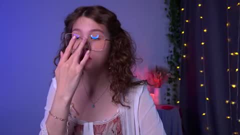  Lisa  online show from 10-18-25, 07:36