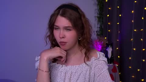  Lisa  online show from 11-09-25, 09:13