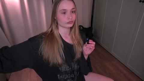 Elisabeth or Lisa online show from 03-11-26, 08:48