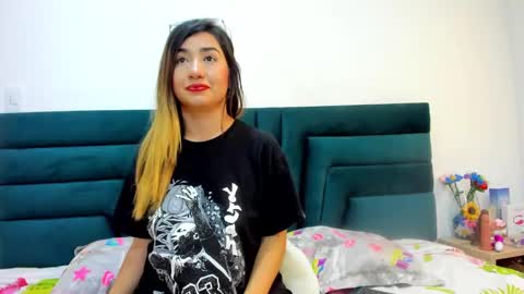 Snapshot of lisa_white_ chatting on 03-10-25, 09:40 lisa white online show from 03-10-25, 09:40