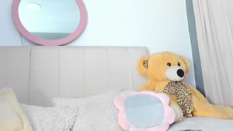 Lisa online show from 02-08-25, 02:04