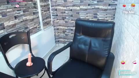 Snapshot of lisaatits chatting on 05-19-26, 02:34 liss online show from 05-19-26, 02:34