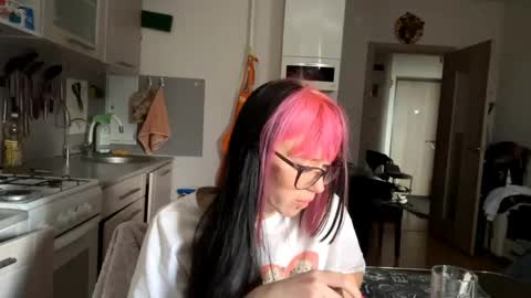 Aileen online show from 05-31-26, 07:48