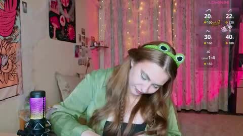 LisaCase online show from 10-13-25, 04:07