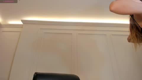 Lisa  Flowers online show from 03-05-26, 11:06