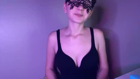 Snapshot of lisafrazier chatting on 09-12-25, 05:35 Lisa online show from 09-12-25, 05:35