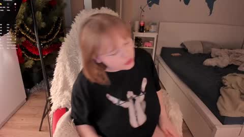 -Lisa- Help me to reach 100 thumbs up3 online show from 01-05-25, 02:08