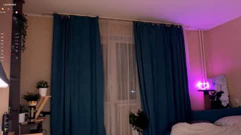 -Lisa- Help me to reach 100 thumbs up3 online show from 09-18-25, 09:39