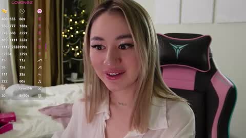 Snapshot of lisamayson chatting on 12-20-25, 05:53 LISA online show from 12-20-25, 05:53