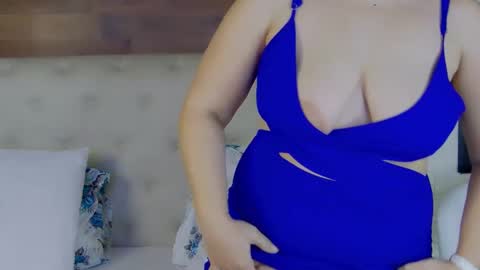 Snapshot of lisamaze chatting on 01-28-25, 07:21 SofiaHanson online show from 01-28-25, 07:21