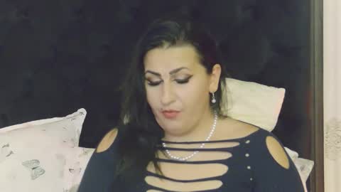 Snapshot of lisamaze chatting on 10-20-25, 03:45 SofiaHanson online show from 10-20-25, 03:45