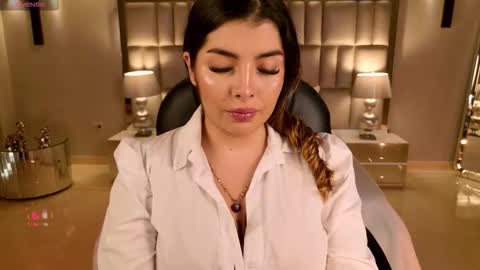 Snapshot of lisamonroe_ chatting on 12-17-25, 07:42 LISA MONROE online show from 12-17-25, 07:42