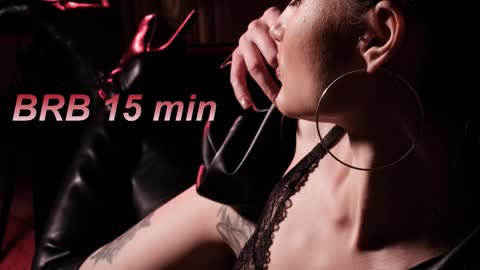 Lisa Moore online show from 09-15-25, 04:56