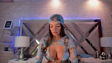 lisawalker_ online show from 10-08-25, 03:31