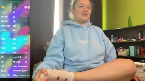 Snapshot of lisawilliamsss chatting on 02-25-26, 08:02 Lisa online show from 02-25-26, 08:02