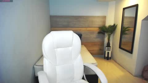 Snapshot of liseth_fox chatting on 02-21-25, 07:54 Liseth Fox online show from 02-21-25, 07:54