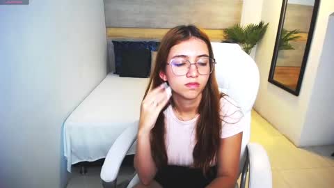 Snapshot of liseth_fox chatting on 02-26-25, 11:37 Liseth Fox online show from 02-26-25, 11:37