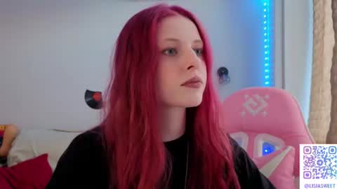 Snapshot of lisiasweet chatting on 06-14-26, 02:19 Lika online show from 06-14-26, 02:19