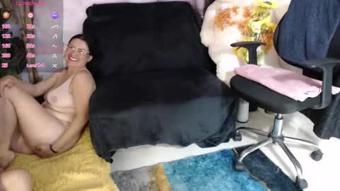 Snapshot of lissa_an12 chatting on 11-13-25, 08:19 lissa andrade online show from 11-13-25, 08:19