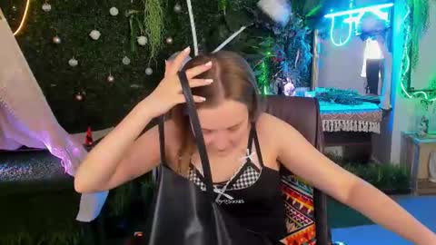 Lissa Telor online show from 07-22-26, 09:01