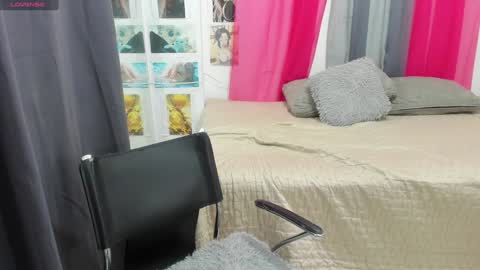 Snapshot of lissavillalobos chatting on 01-08-25, 11:30 lissa online show from 01-08-25, 11:30