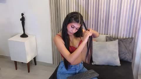 Snapshot of lissawild_ chatting on 10-17-25, 01:46 ss  online show from 10-17-25, 01:46