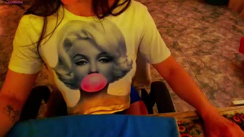 Liss online show from 11-21-25, 04:27