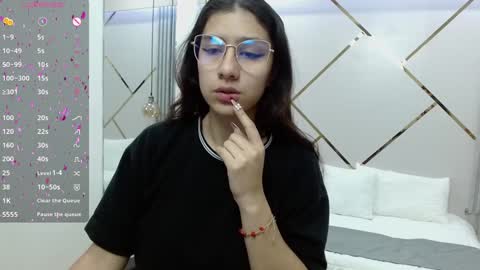 Snapshot of lita_rogers chatting on 12-17-24, 01:27 Lita online show from 12-17-24, 01:27