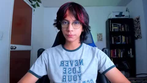 Snapshot of literateboy chatting on 02-25-26, 01:37 Literateboy online show from 02-25-26, 01:37