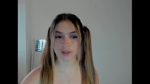 Snapshot of litlle_danni chatting on 01-20-25, 10:48 Danni online show from 01-20-25, 10:48