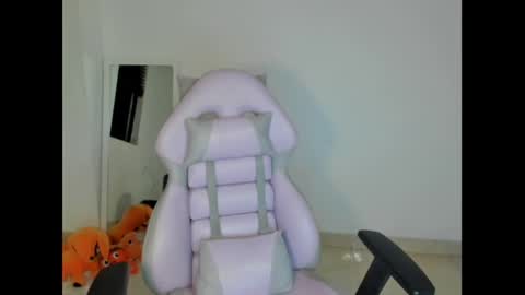 Snapshot of litlle_danni chatting on 02-05-25, 11:50 Danni online show from 02-05-25, 11:50