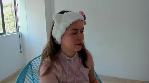 Snapshot of litlle_danni chatting on 09-28-25, 08:25 Danni online show from 09-28-25, 08:25